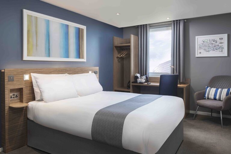 travelodge-hotel-room